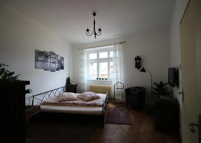 Apartman Prazska * ヤブロネツ・ナド・ニソウ